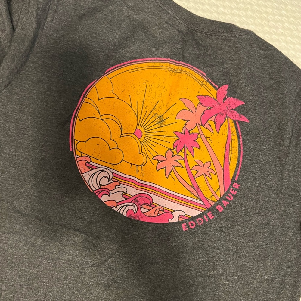 Eddie Bauer Tropical Tee 🌴🦩